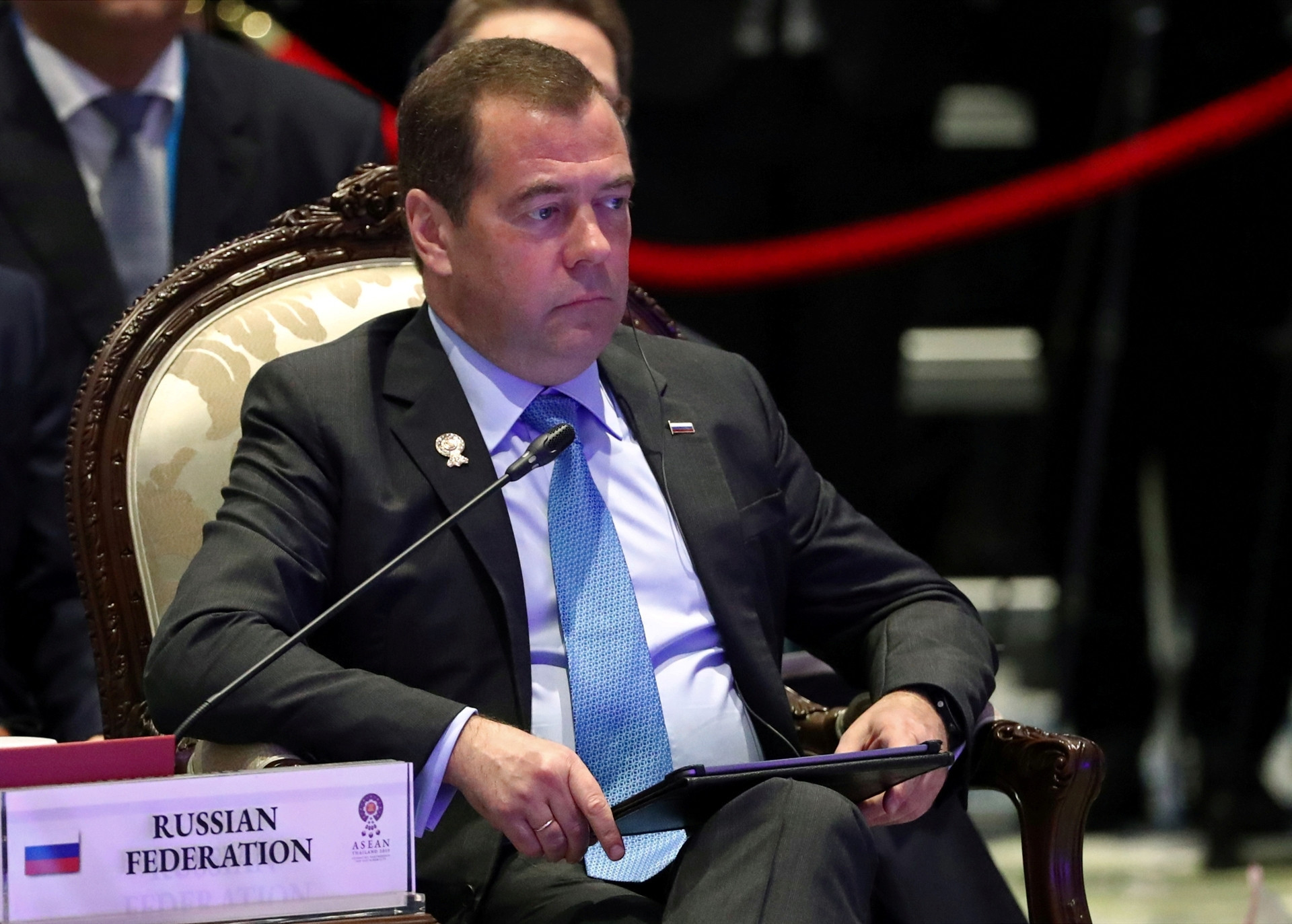 Son dakika haberler: Rusyada siyaset alt üst oldu Dünya şaşkınlık içinde Putin, Başbakanlığa hokey arkadaşını atadı...