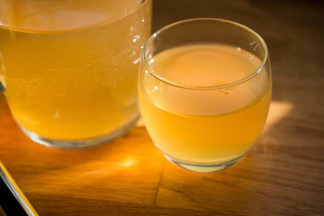 Süt İstemeyenlere Müthiş Alternatif: Su Kefiri ve Faydaları Süt İstemeyenlere Müthiş Alternatif: Su Kefiri ve Faydaları