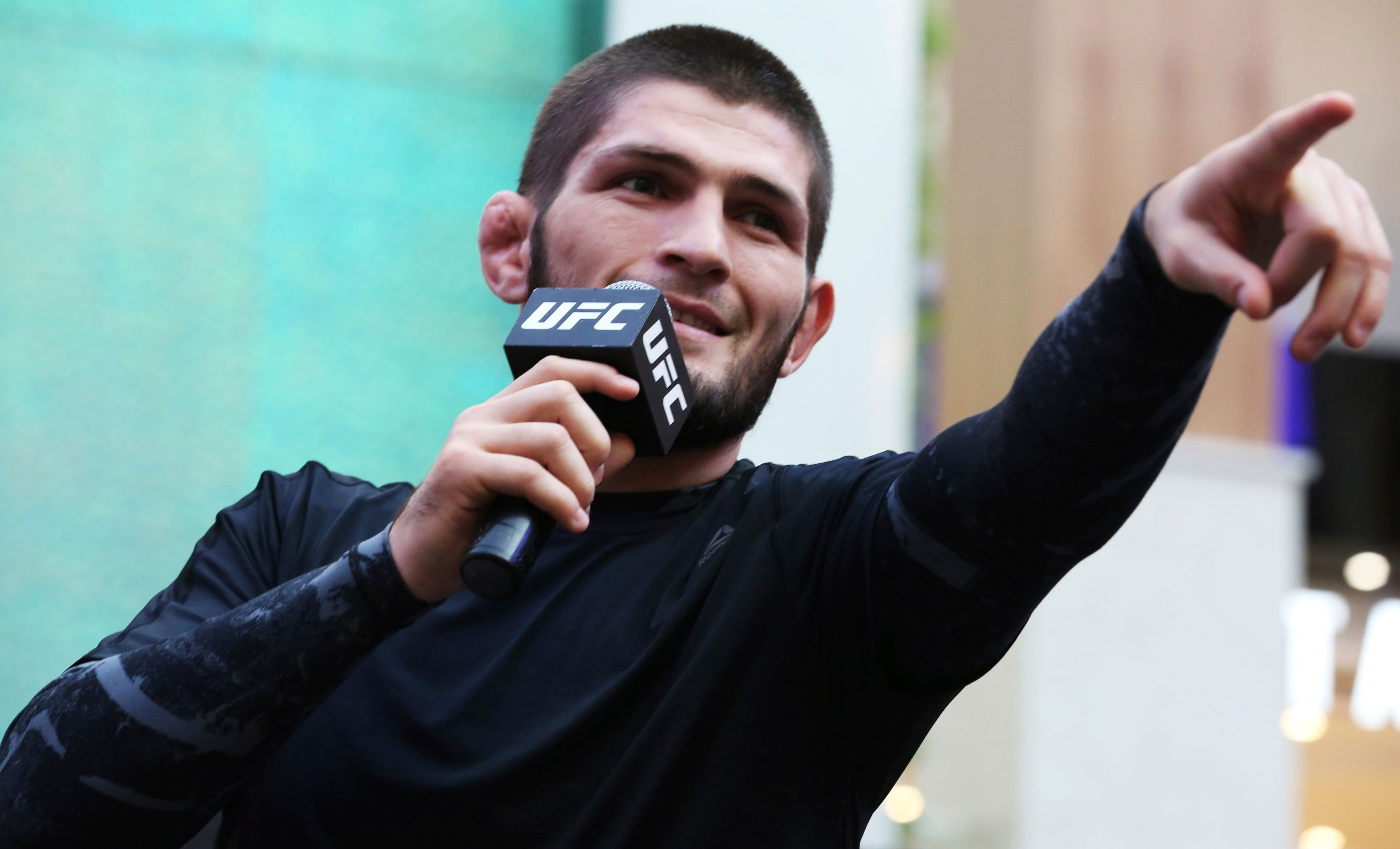 Khabib Nurmagomedova Suudi Arabistanda dövüşmesi için servet teklif ettiler