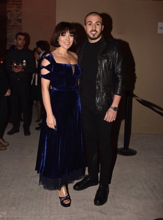 Özgür Masurun defilesine ünlü akını