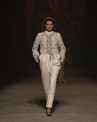 Özgür Masur Byzantium Koleksiyonu