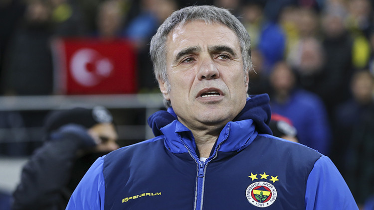 Fenerbahçe - Alanyaspor maçının olaylı hakemi Ümit Öztürk için suç duyurusu Fenerbahçe - Alanyaspor maçının olaylı hakemi Ümit Öztürk için suç duyurusu