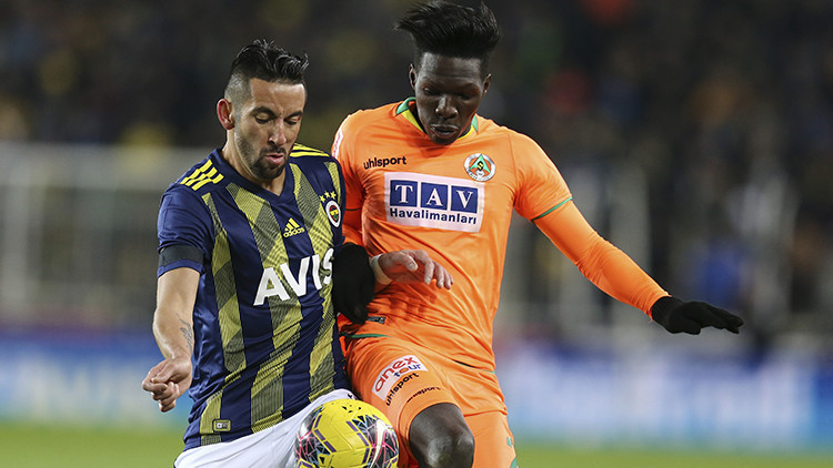 Fenerbahçe - Alanyaspor maçının olaylı hakemi Ümit Öztürk için suç duyurusu Fenerbahçe - Alanyaspor maçının olaylı hakemi Ümit Öztürk için suç duyurusu