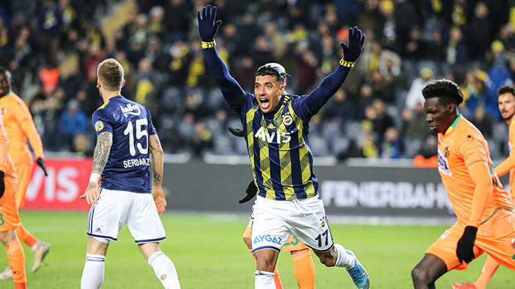 Fenerbahçe - Alanyaspor maçının olaylı hakemi Ümit Öztürk için suç duyurusu Fenerbahçe - Alanyaspor maçının olaylı hakemi Ümit Öztürk için suç duyurusu