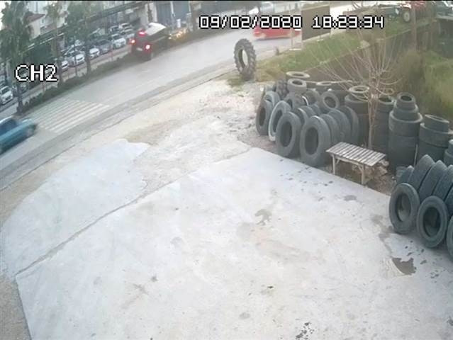 AK Partililerin yaralandığı kaza kamerada