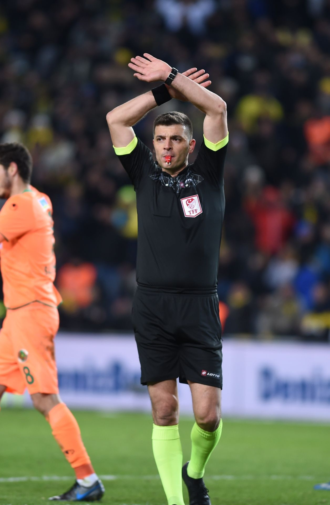 Fenerbahçe-Alanyaspor maçının bilançosu: VAR hakemlerine ceza
