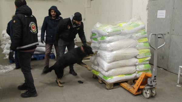 Kapıkulede TIRda 2 ton 70 kilo esrar ele geçirildi