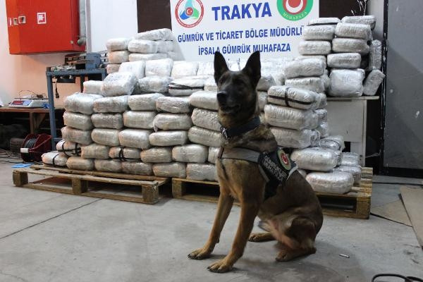 Kapıkulede TIRda 2 ton 70 kilo esrar ele geçirildi