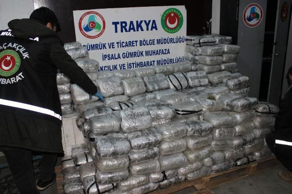 Kapıkulede TIRda 2 ton 70 kilo esrar ele geçirildi