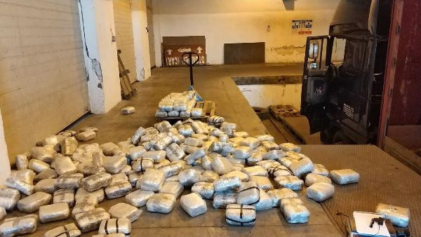 Kapıkulede TIRda 2 ton 70 kilo esrar ele geçirildi