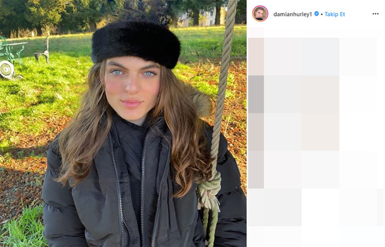 SAÇLARINI DA UZATTI BENZERLİK ARTTI