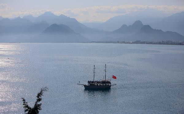 Antalyada şubatta deniz keyfi