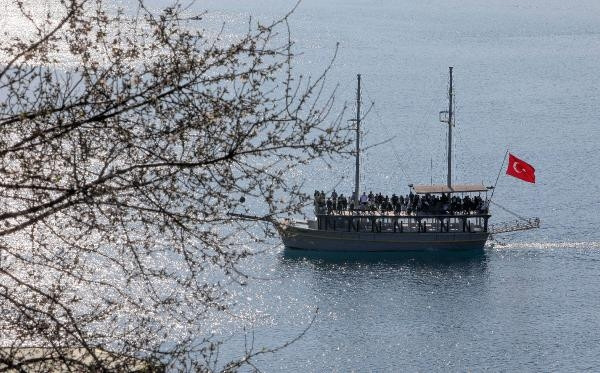 Antalyada şubatta deniz keyfi