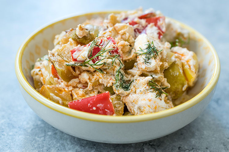 Kızarmış ekmekli patlıcan salatası tarifi