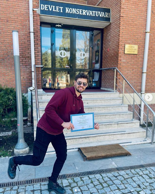 Bu küçük çocuk üniversite sınavını Türkiye ikincisi olarak kazandı, doktor oldu