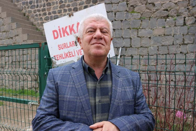 Diyarbakır surlarında selfie çılgınlığının önüne geçilemiyor