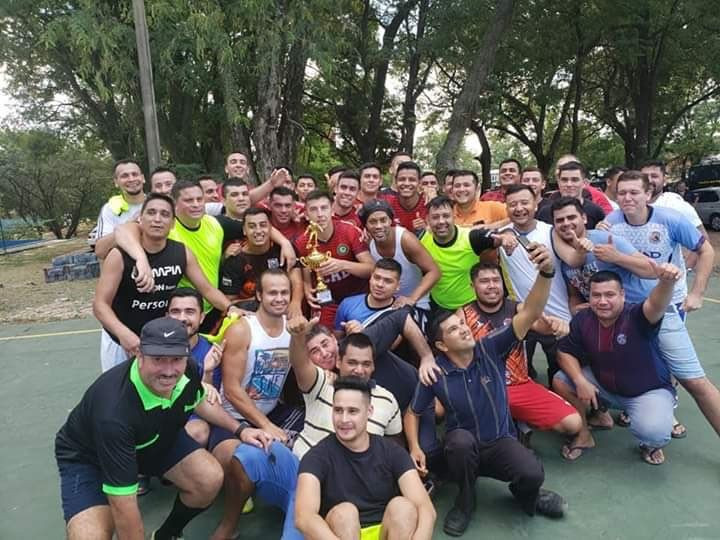 Ronaldinho hapishanede önce şov yaptı sonra yıkan haberi aldı