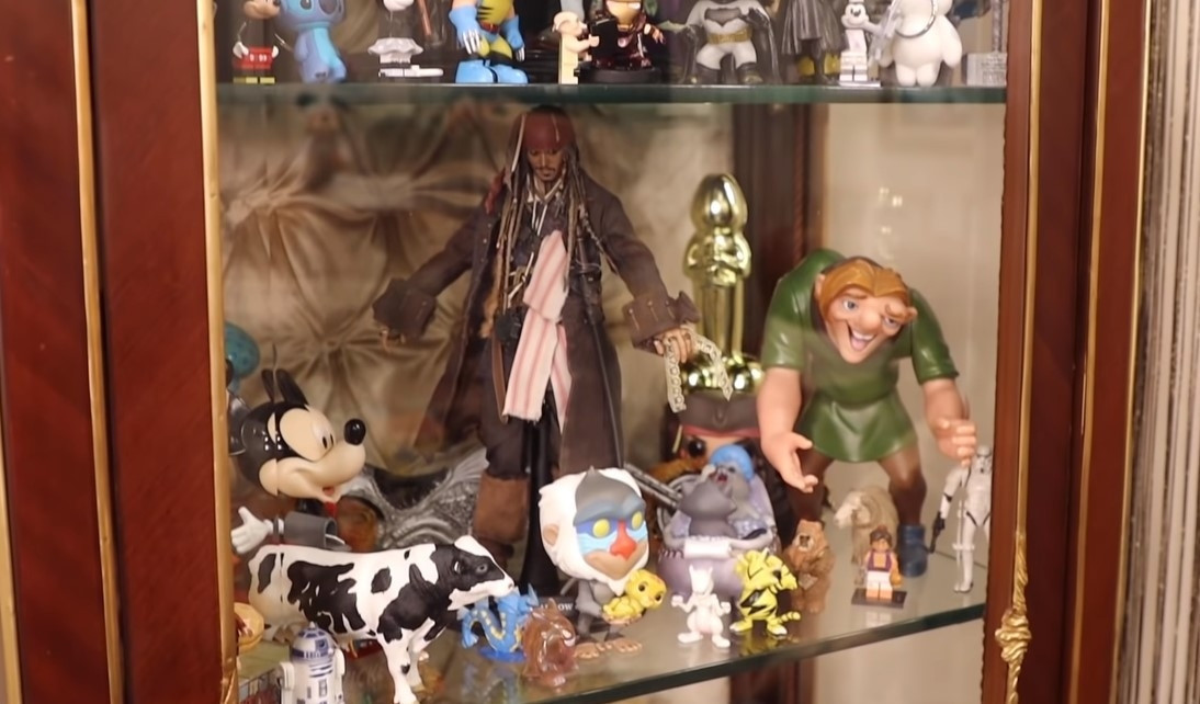 Oyuncaklarının fiyatı 100 - 150 bin TL Ünlü şef Burak Özdemir evinin kapılarını açtı