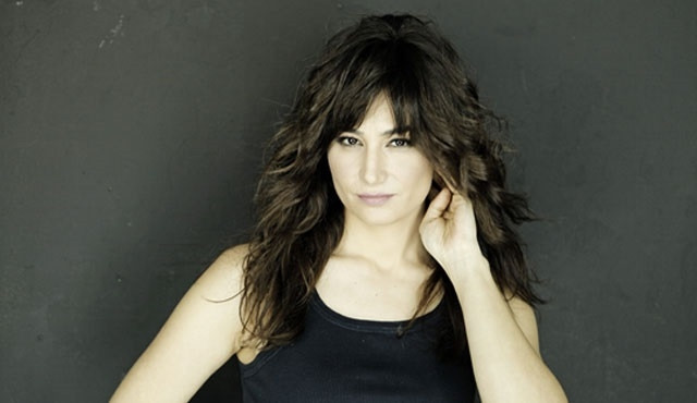 DEVİN ÖZGÜR ÇINAR (GÜLÜMSER)