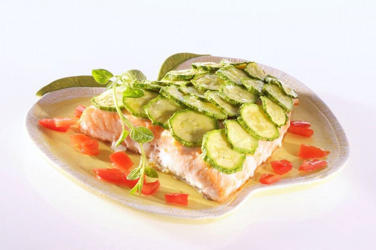 Fırında kabak kaplamalı somon fileto tarifi