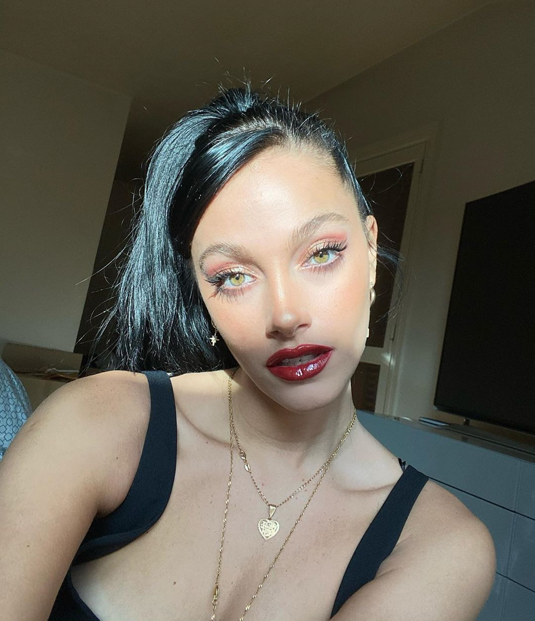 Paulo Dybalanın nişanlısı Oriana Sabatini kötü haberi paylaştı