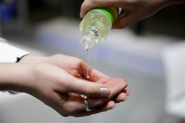 KORONAVİRÜS BELİRTİLERİ NELERDİR