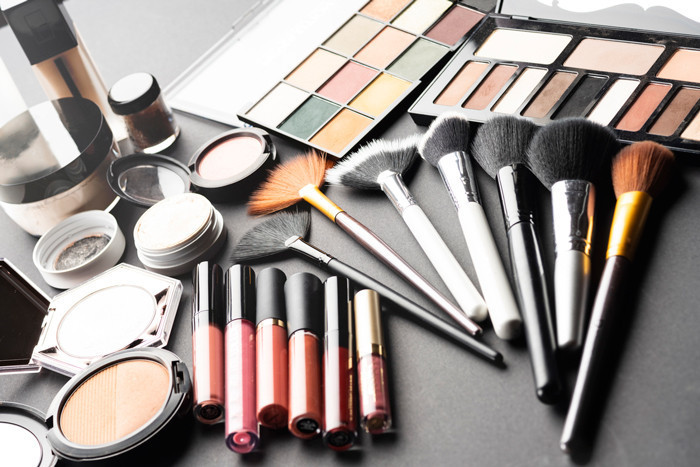 Makyaj malzemeleri koronavirüs barındırabilir