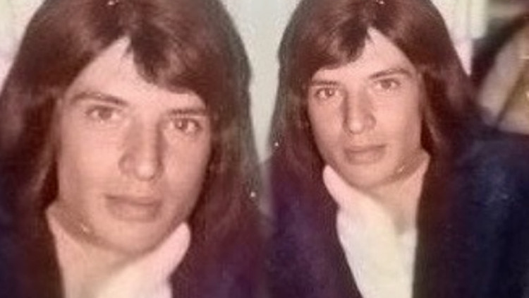 Yeni yaşını kaybettiği babasıyla kutladı... Onu tanıdınız mı Yeni yaşını kaybettiği babasıyla kutladı... Onu tanıdınız mı