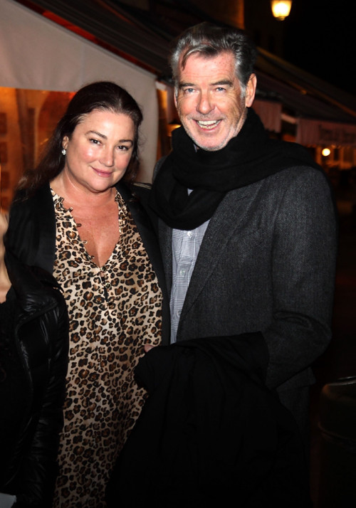 Mutlu yıllar benim kahverengi gözlü sevgilim Mutlu yıllar benim kahverengi gözlü sevgilim