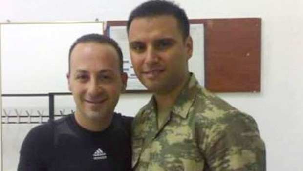 Erol Evgin askerde Bu fotoğraf 47 yıl önce çekildi...