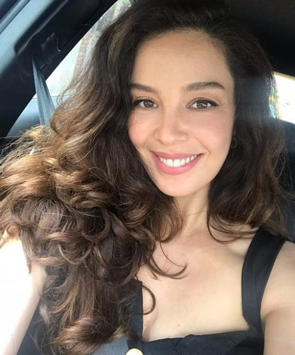 AZRA AKIN AZRA AKIN