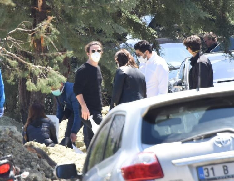 Ebru Şallının oğlu Parsın hastalığı neydi, neden öldü Yürekleri dağlayan kareler.. Ebru Şallının oğlu Parsın hastalığı neydi, neden öldü Yürekleri dağlayan kareler..
