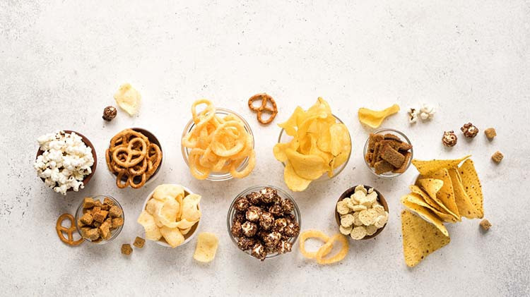 Karantina Günlerinde Yeme Bağımlılığı: Kontrol Altına Almak İçin İpuçları Karantina Günlerinde Yeme Bağımlılığı: Kontrol Altına Almak İçin İpuçları