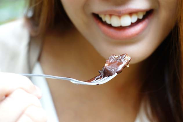 Karantina Günlerinde Yeme Bağımlılığı: Kontrol Altına Almak İçin İpuçları Karantina Günlerinde Yeme Bağımlılığı: Kontrol Altına Almak İçin İpuçları