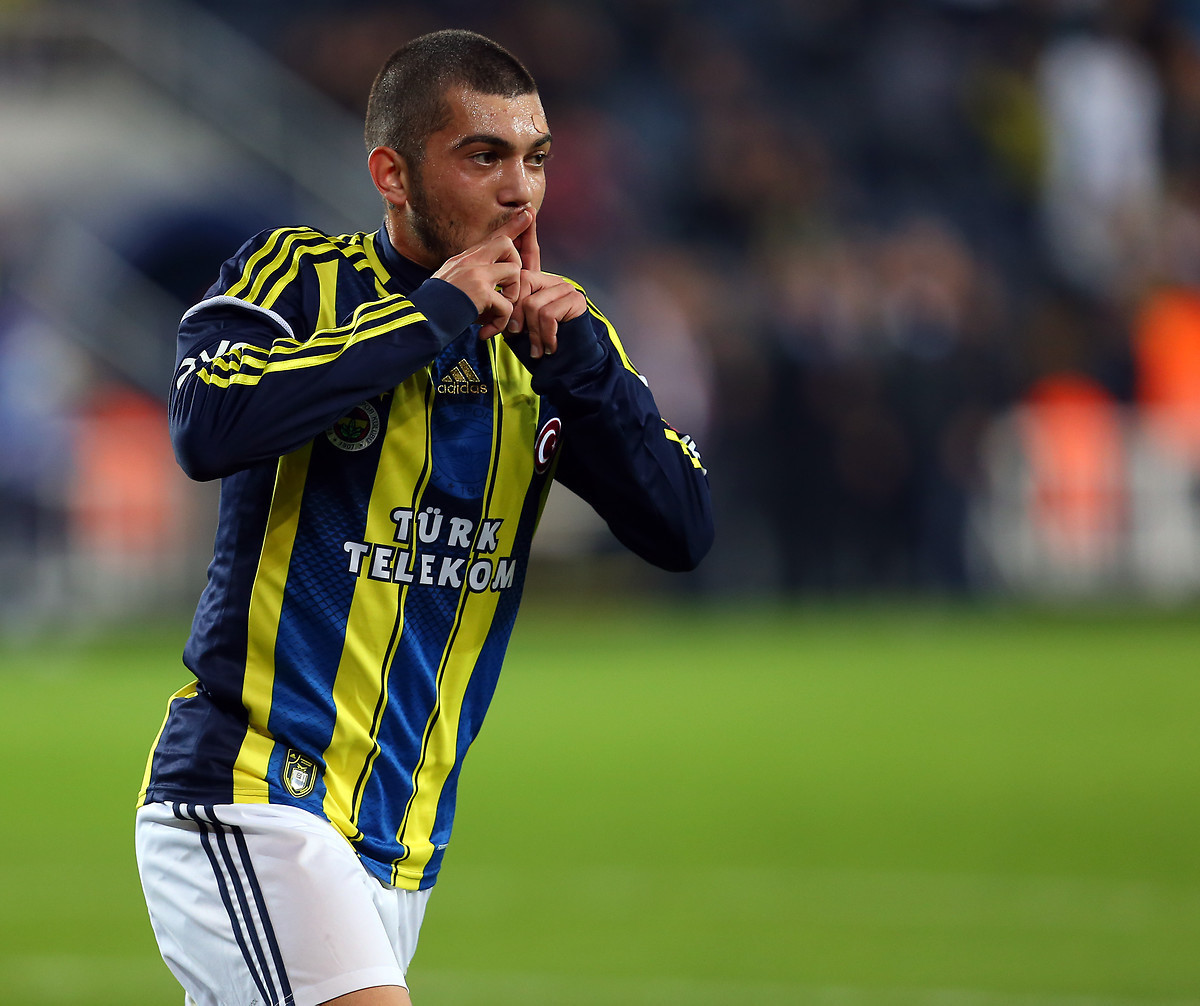 Beykan Şimşek: Ersun Yanal bize Kulüp şampiyonluk bekliyor, gençlere çok önem veremeyeceğim dedi
