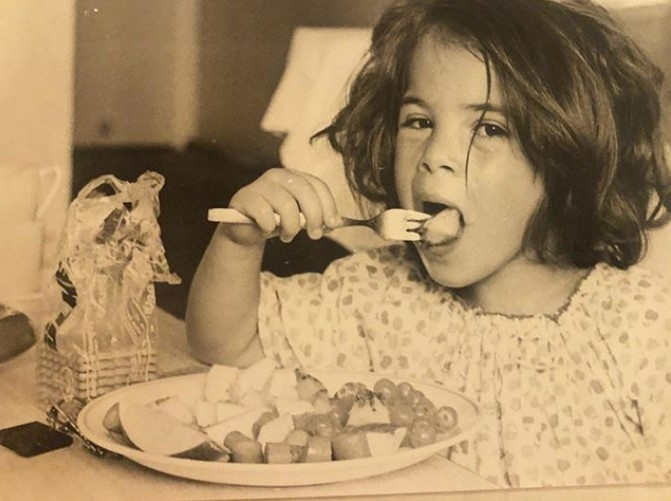 Yeni yaşını kaybettiği babasıyla kutladı... Onu tanıdınız mı Yeni yaşını kaybettiği babasıyla kutladı... Onu tanıdınız mı