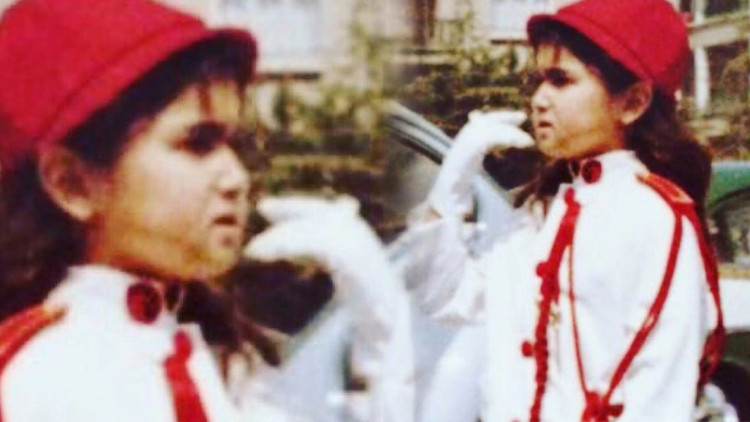 Yeni yaşını kaybettiği babasıyla kutladı... Onu tanıdınız mı Yeni yaşını kaybettiği babasıyla kutladı... Onu tanıdınız mı