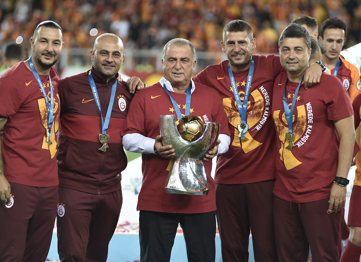YÖNETİM ŞAŞTAN RAHATSIZ