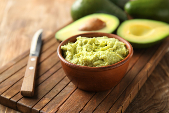 Avokadolu humus
