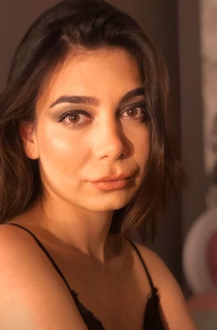 Yeni yaşını kaybettiği babasıyla kutladı... Onu tanıdınız mı Yeni yaşını kaybettiği babasıyla kutladı... Onu tanıdınız mı