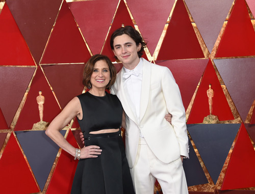 O DA ANNESİNE BENZİYOR