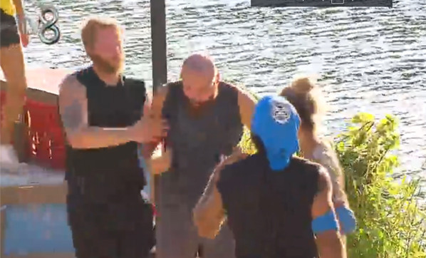 OYUN ALANINDA ORTALIK KARIŞTI