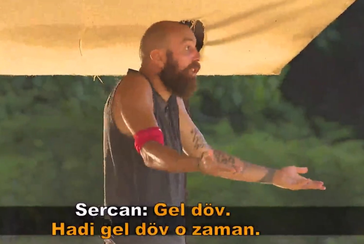 Oyun alanı bir anda karıştı Seni döverim ve burayı terk ederim Survivorda neler oldu