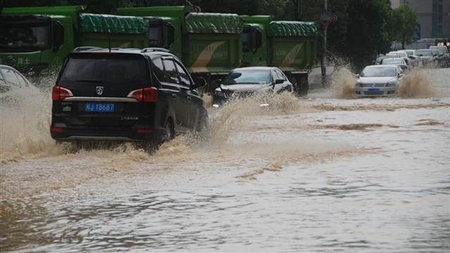 Çin’i sağanak yağış vurdu