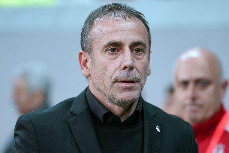 AVCI, ŞAMPİYONLUK YARIŞINDAKİ TAKIMLARI DA DEĞERLENDİRDİ AVCI, ŞAMPİYONLUK YARIŞINDAKİ TAKIMLARI DA DEĞERLENDİRDİ