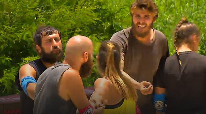 Acun Ilıcalı açıkladı: Survivorda SMS birincisi belli Acun Ilıcalı açıkladı: Survivorda SMS birincisi belli