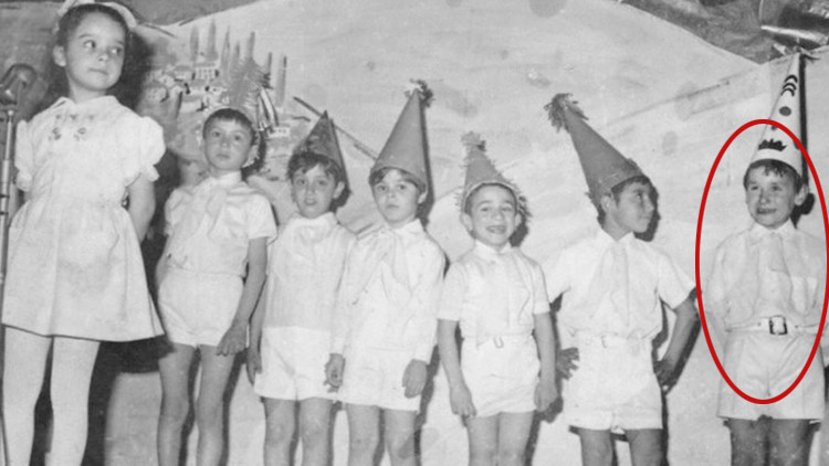 Yeni yaşını kaybettiği babasıyla kutladı... Onu tanıdınız mı Yeni yaşını kaybettiği babasıyla kutladı... Onu tanıdınız mı