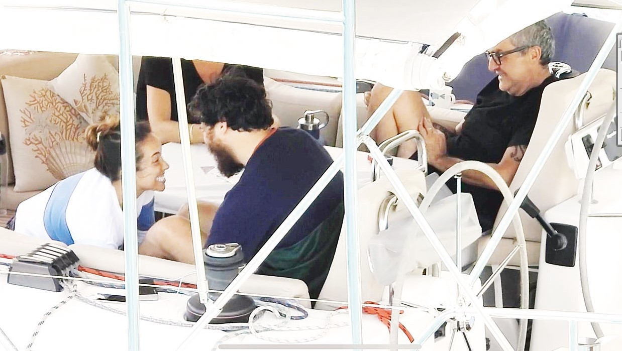Çağatay Ulusoy ve sevgilisi Duygu Sarışının romantik anları: Çıldırtma beni koparırım etini