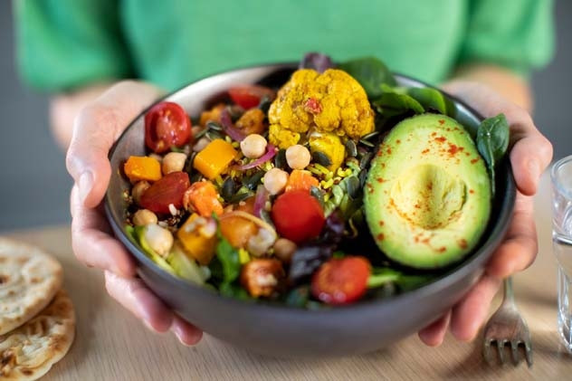 “Vejetaryen ve veganların sağlıklı ve dengeli bir beslenme planı oluşturmaları gerekiyor”