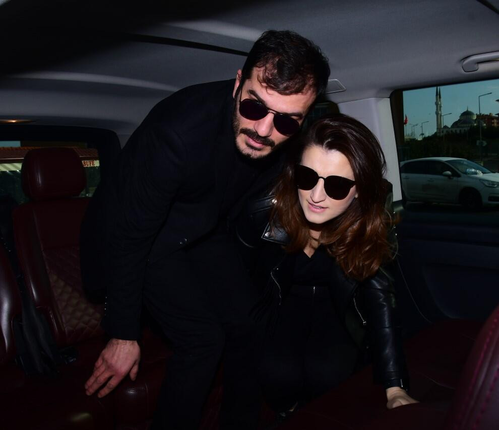 Ufuk Bayraktarın eşi Merve Bayraktardan şoke eden iddia Kendi yatağımda aldatıldım Ufuk Bayraktarın eşi Merve Bayraktardan şoke eden iddia Kendi yatağımda aldatıldım